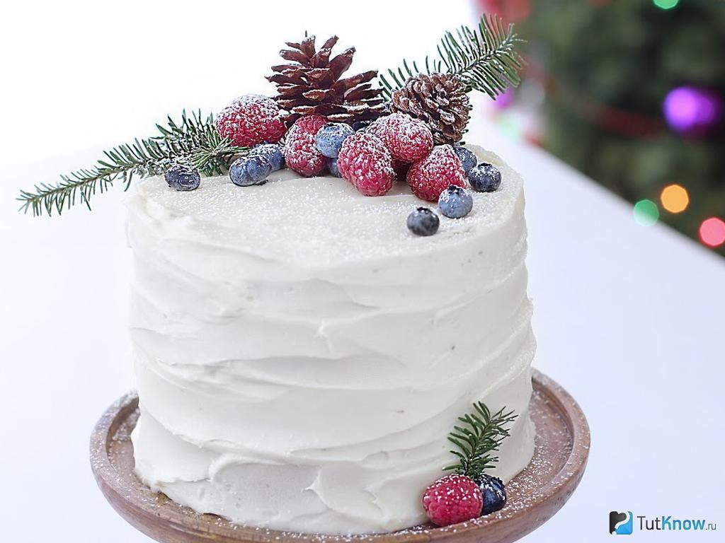 Как украсить новогодний торт: варианты декора